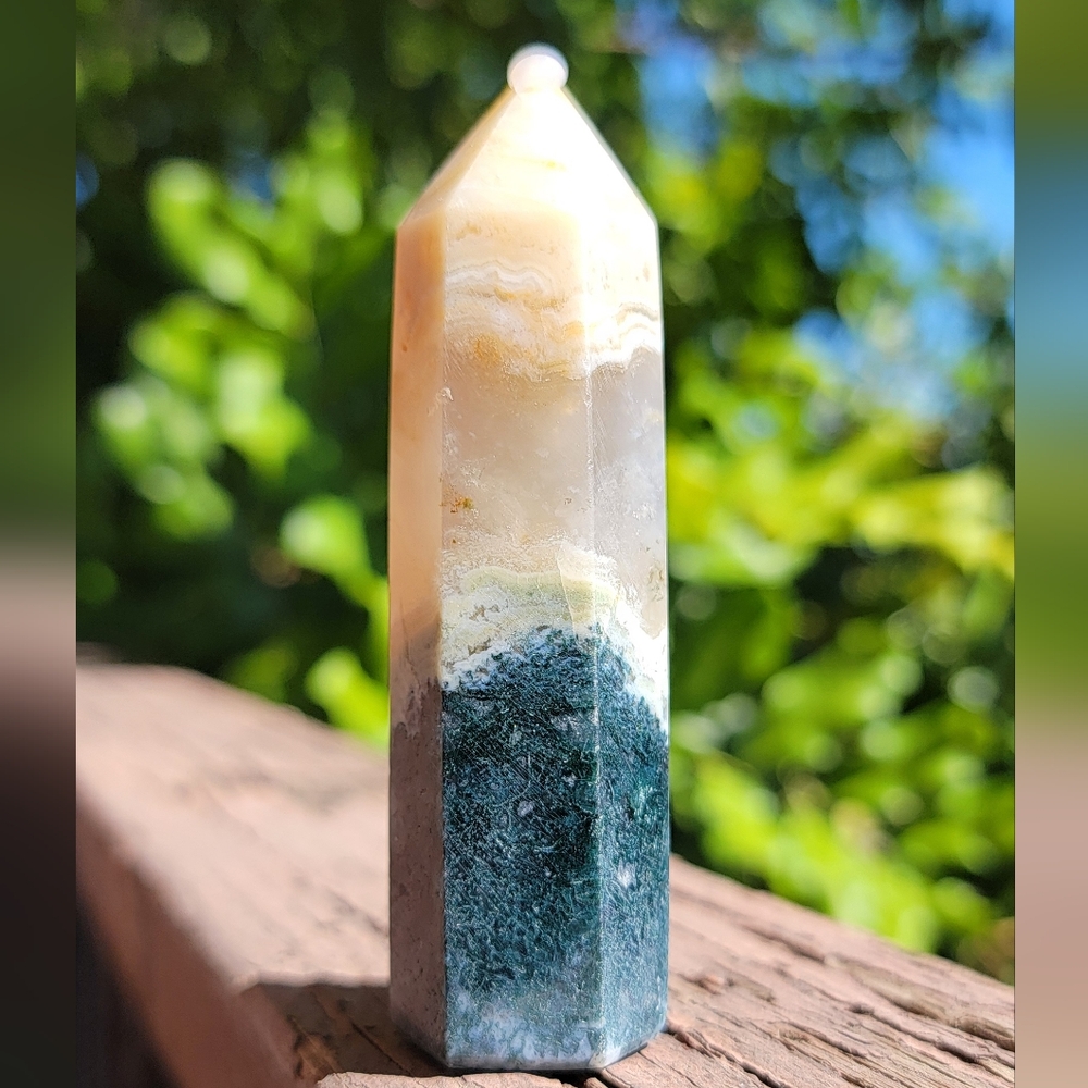 (B) NEW 3.26" UNIQUE MOSS AND AGATE TOWER